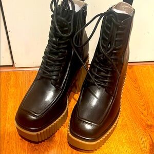 Gianni Bini lug sole boots